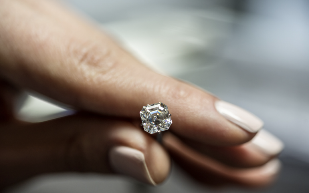 Calgary Expert Explains LabMade Diamonds vs. Mined Diamonds Gold